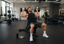 Entrenamiento para ganar músculo: claves de volumen y comida